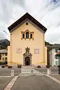 La façade.