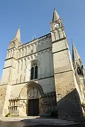 Façade de l'église.