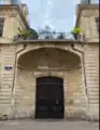 La façade sur la rue Poquelin-Molière.