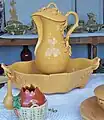 Aiguière et sa bassine (collection Bernard).