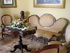 Salon.
