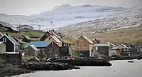 Maisons au bord de l'eau en octobre