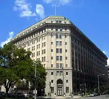 Levy a effectué un stage au bureau central du Bureau fédéral des prisons à Washington, D.C.