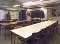 Une salle de réunion.