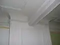 Vue plafond d'une salle.