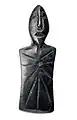 Figurine à forme humaine (ivoire, morse). Culture de Punuk. 2e&nbsp;siècle - 4e&nbsp;siècle.