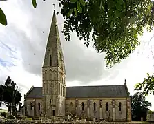 L'église Notre-Dame de Basse-Allemagne avec son clocher classé du XIe-XIIe siècle.