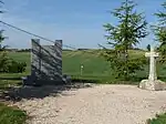 Monument aux morts et croix