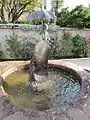 La fontaine.[Laquelle&nbsp;?].