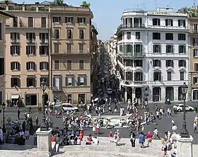 Fontaine Barcaccia et vue sur via Condotti