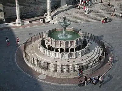 La Fontana Maggiore de Pérouse, en marbre sculpté et bronze, XIIIe siècle.