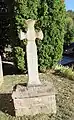 Croix près du cimetière.