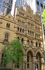 L'ancienne bourse des valeurs de Collins Street&nbsp;(en), à Melbourne, a été conçue dans le style gothique vénitien par l'architecte William Pitt&nbsp;(en).