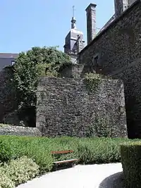 La tour du Papegaud.