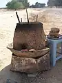 Tabouna (four traditionnel en terre cuite) utilisé pour la cuisson du pain.