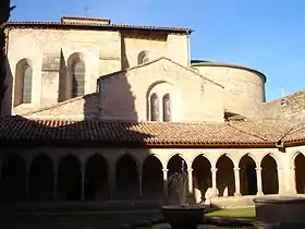 Saint-Hilaireabbaye de Saint-Hilaire(43° 05′ 38″ N, 2° 18′ 38″ E)