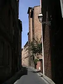 no&nbsp;1 : l'hôtel vu depuis la rue Espinasse.