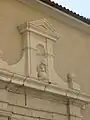 Titeuf au fronton du monastère