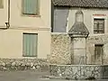 Fontaine dans rue Atajo.