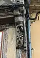 Un détail de sculpture au XXIe&nbsp;siècle.