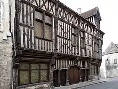 Maison à pans de bois sculpté du XVIe&nbsp;siècle, rue de la Porte-Mouton.