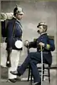 Armée chilienne, militaire du rang portant un casque « à la prussienne », l'officier avec képi « à la française », 1879
