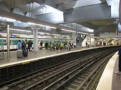 Quais des lignes 5 et 7 qui partagent un espace commun.