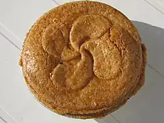 avec un lauburu