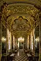 La Galerie des Glaces.