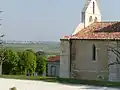 Le clocher-mur et la vue sur la plaine de Cognac.