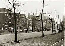 Photographie d'une rue.