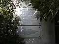 Stèle en mémoire des jardiniers.