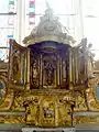 Le tabernacle, portes ouvertes.