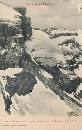 Le glacier du Col de la Cascade vu au début du XXe siècle, avec en haut à gauche le glacier de l'Épaule, et en bas le glacier de la Cascade.