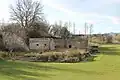 Ruines du manoir, détruit en 1891 par un incendie.