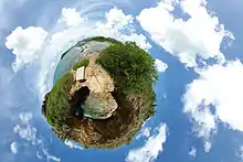 Photomontage d'un panorama sphérique.