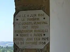 Plaque commémorant le passage d'Angelo Roncalli, futur pape.