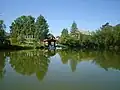 Étang d’eau thermale naturellement chaude