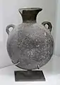 Gourde, grès sue. (Fukui). Ve ou VIe siècle. Musée Guimet