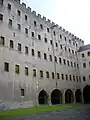 Vue depuis la cour du Musée de la Cour d'Or