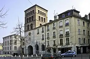 Photo représentant la cathédrale Notre-Dame et l'ancien évêché.