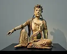 Bodhisattva Guanyin. Bois peint et doré. Jin, XIIe — XIIIe siècle Museum Rietberg, Zurich.