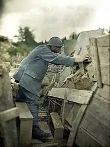 Paul Castelnau, Guetteur au poste de l'écluse, photographie autochrome, 1917.