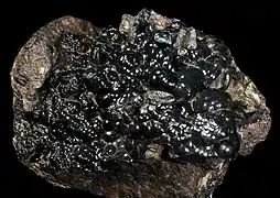 Variété botryoïdale (en forme de grappe) - Mine du Rancié, Ariège, France (9×6,5&nbsp;cm)