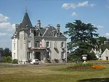 L'hôtel de ville de Candé.