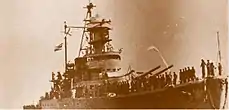 Le HTMS Dhomburi (ou Tonburi) quatre jours avant la bataille. Ce navire de 2&nbsp;200 t. fut lancé en 1938 par les chantiers Kawasaki.