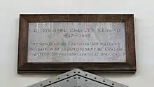 Plaque commémorative à Charles Renard dans le Hangar Y.