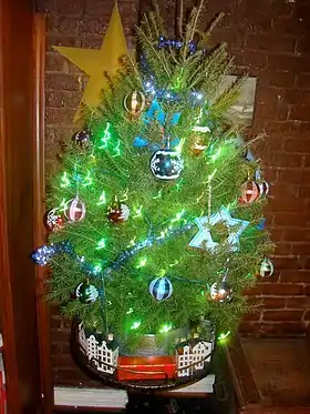 Sapin de Noël avec une étoile de David