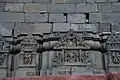 Sculptures d'une des niches.