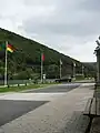 Quai aménagé sur la rive droite.